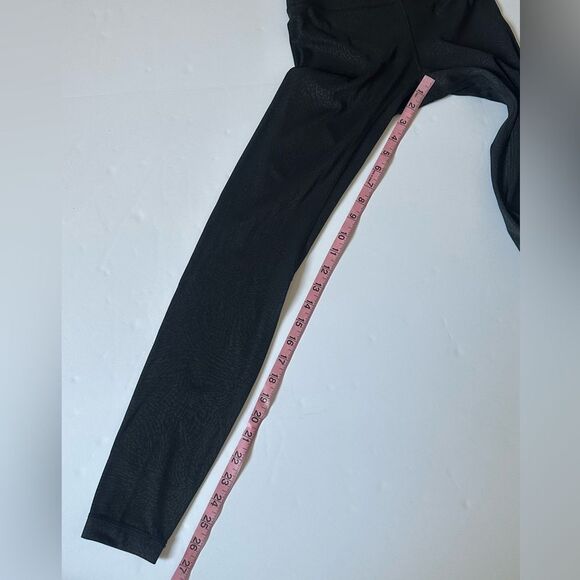 Lululemon Align High-Rise Leggings Size 4 Black Embossed Leopard - Picture 11 of 11